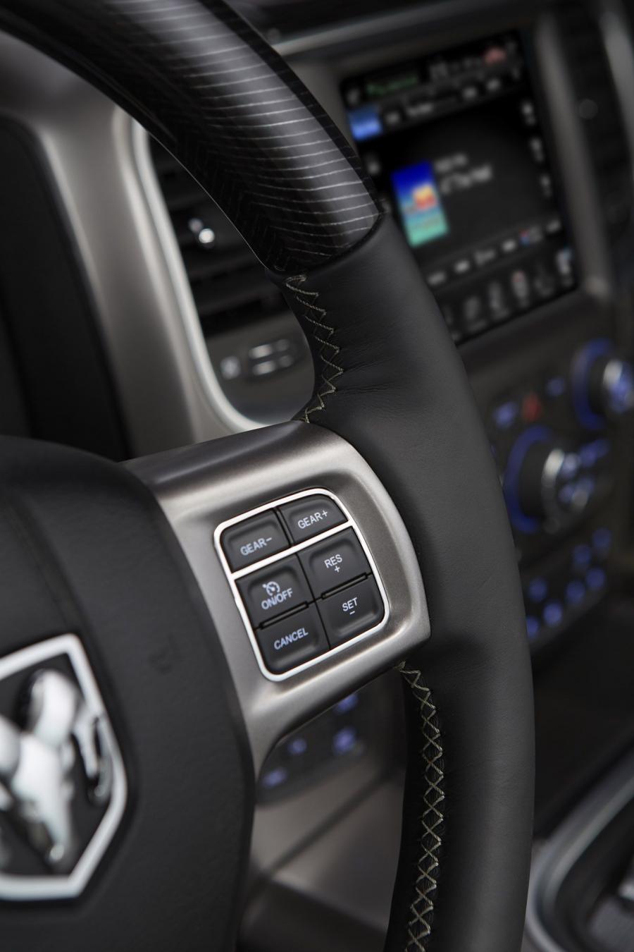 Багажник Dodge Ram 1500 Laramie Limited Crew Cab 2015 года  (фото 38 из 46)